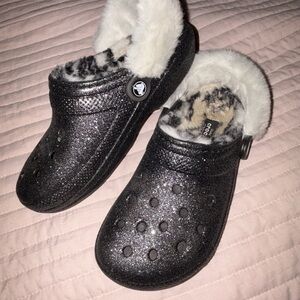 Sparkly Black Furry Clogs